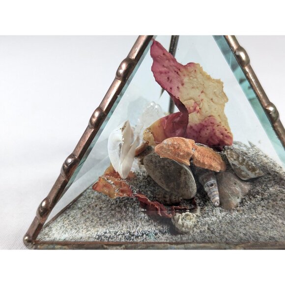 Beveled Glass Seashells and Sand Pyramid Paperweight, Ocean Beach Terrarium - Picture 6 of 8